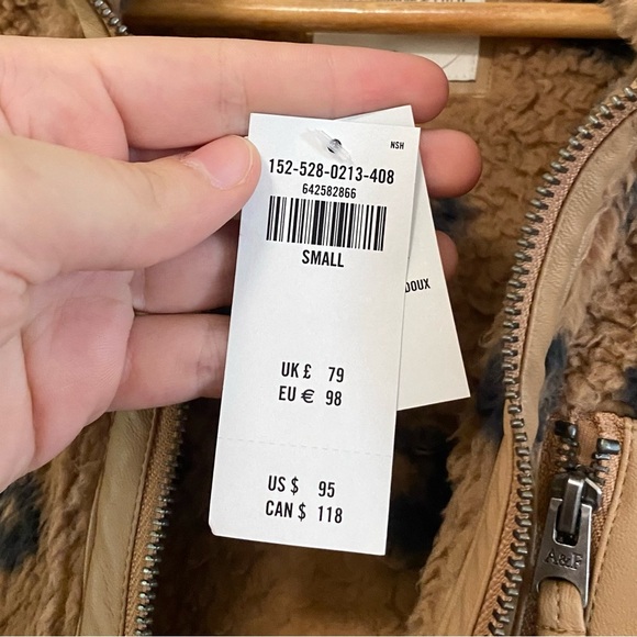 Abercrombie & Fitch Brown Anima Print Sherpa Jacket - Picture 6 of 6